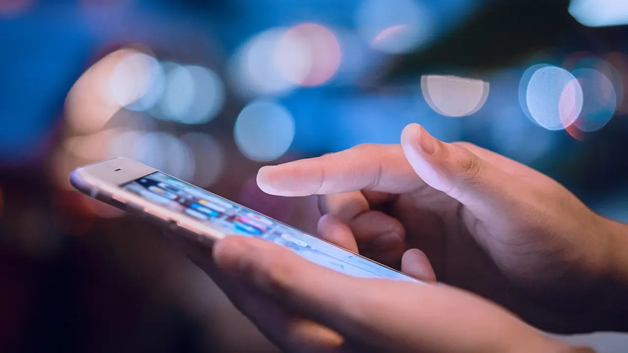 ¿Pueden escuchar tus llamadas telefónicas en tiempo real? La verdad sobre si tu teléfono está intervenido