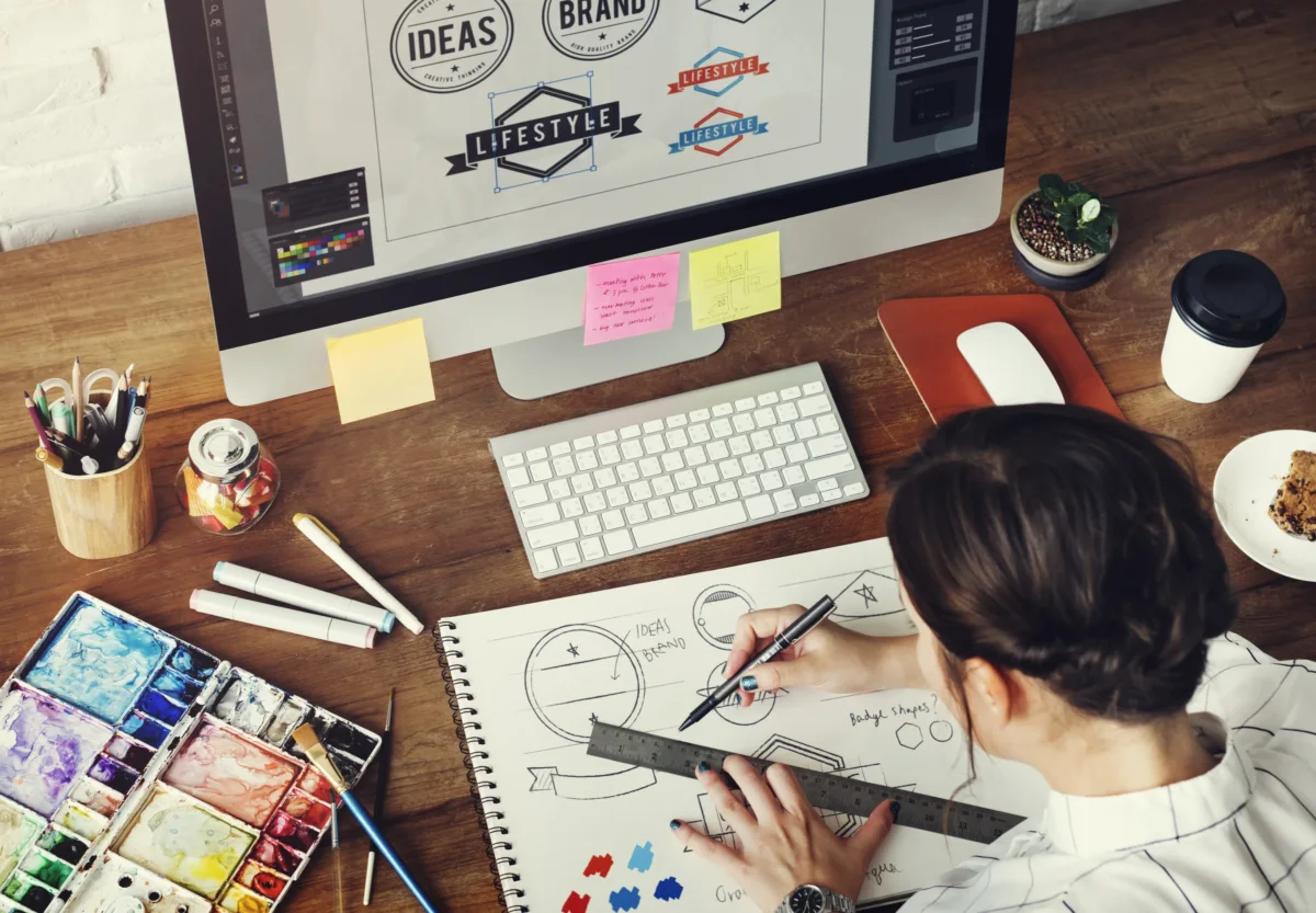 ¿Eres diseñador gráfico? Descubre cómo calcular tus tarifas y cuánto deberías cobrar en realidad